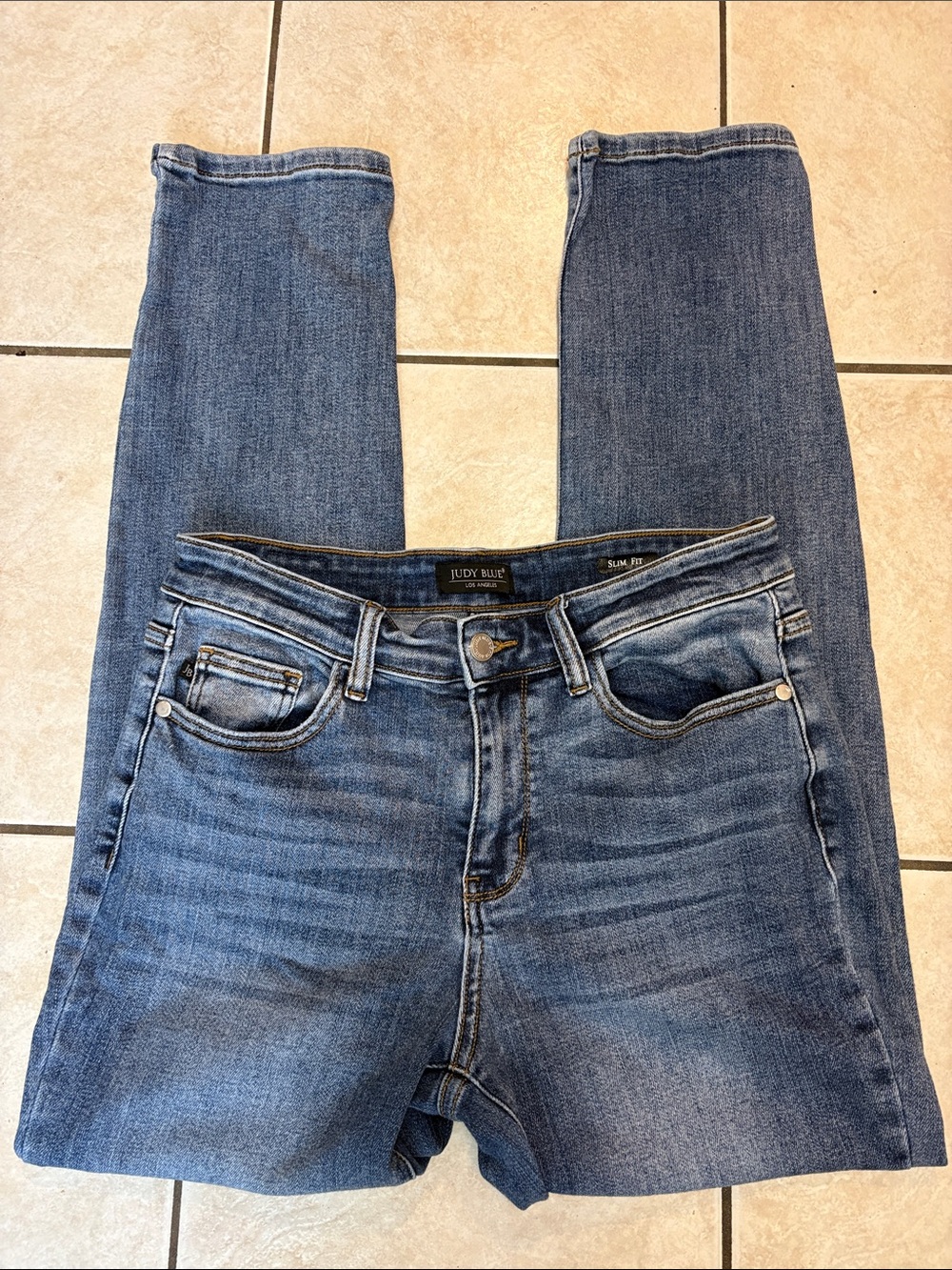 Judy Blue Slim-Fit Jeans✨